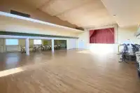 Salle de Saint-Julien-le-Faucon