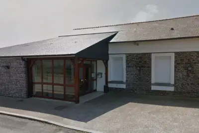 Salle polyvalente à Treffendel