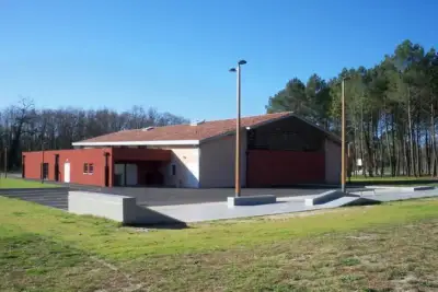 Salle polyvalente à Landiras