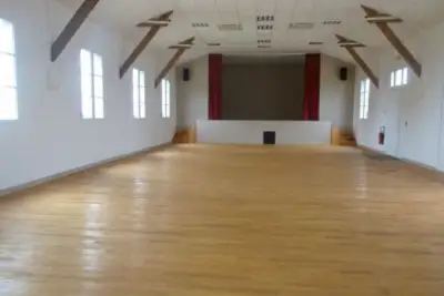Salle polyvalente à Francs