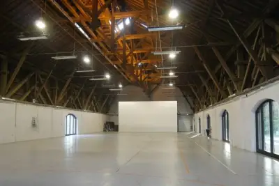 La Halle Huguenot (La Papeterie) Uzerche
