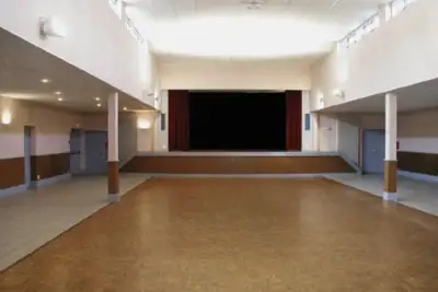 Salle des fêtes - Saint-Romain-de-Benêt