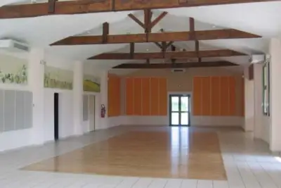 Salle des fêtes de Saint-Quentin-de-Chalais