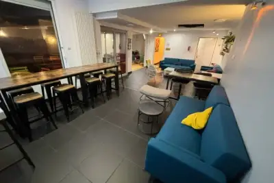 Salle canapés 