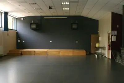 Salle des fêtes d'Artres