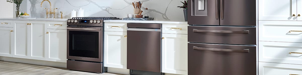 https://res.cloudinary.com/upsie/image/upload/f_auto,q_auto/v1673627929/Blog/1200x300-appliance-samsung-appliance-warranty-251-v1.jpg