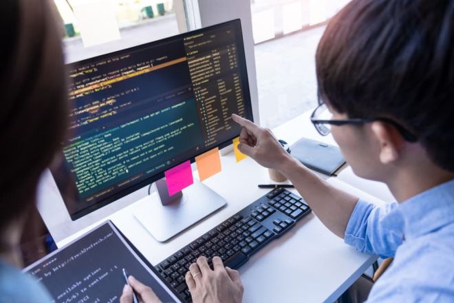 5 benefits of pursuing a career in programming