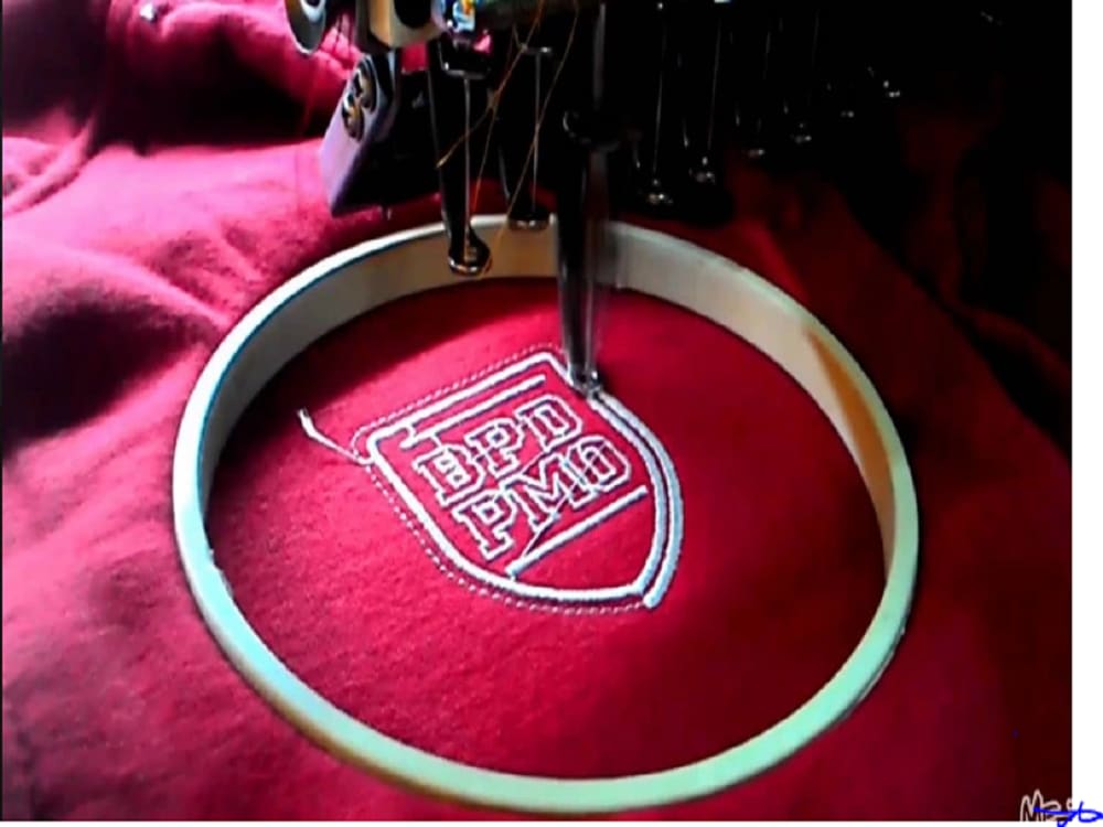 Perfect embroidery digitizing into dst,pes in 1 hour Upwork