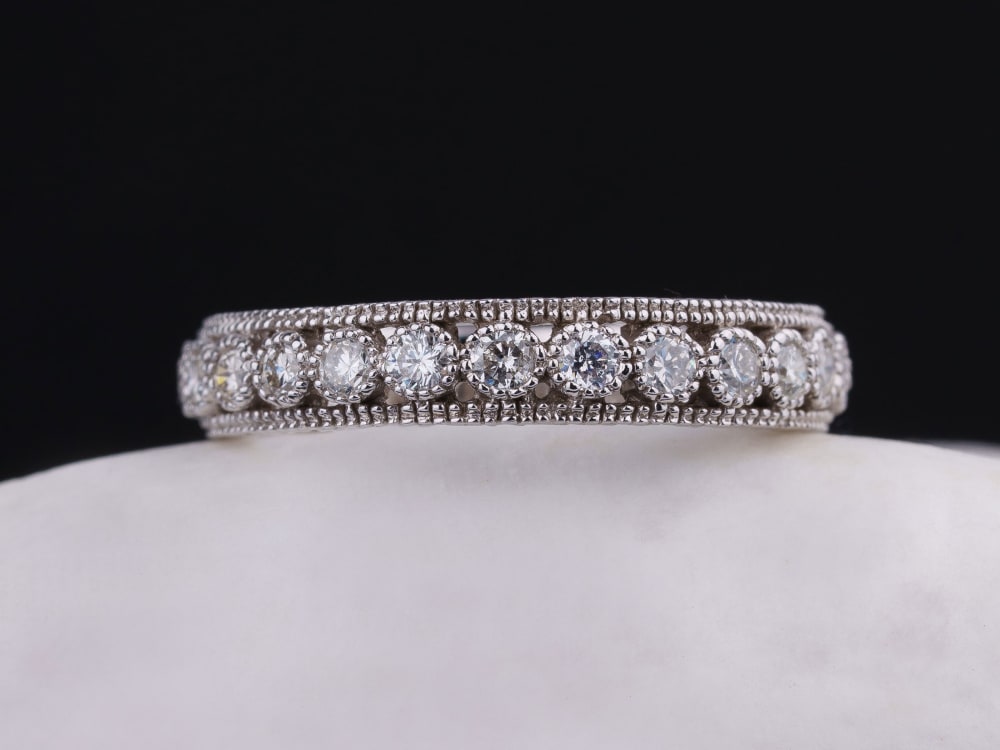 A Capturing Brilliance: Expert Jewelry Photographer for Stunning 