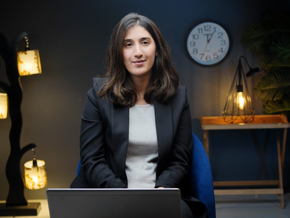 A female spokesperson video in 4k | Upwork