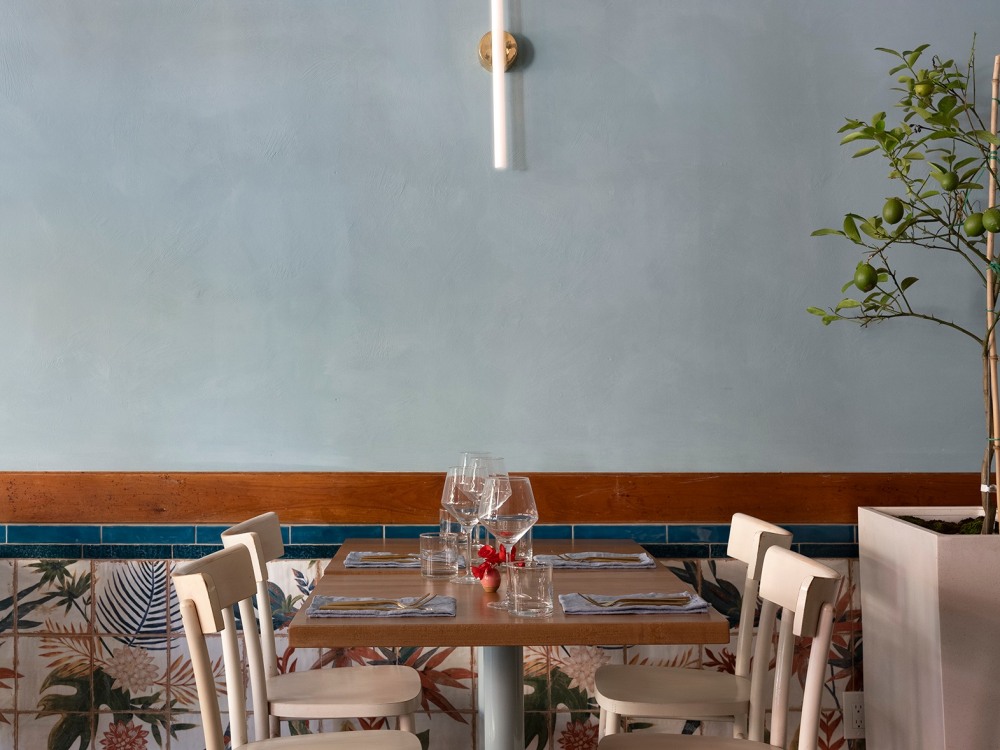 An exceptional restaurant design, tailored in alignment with your brand