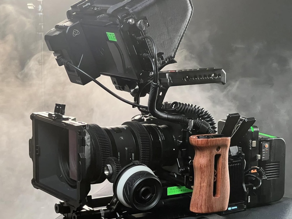 A Freelance Videographer in Tokyo for your Interview! Upwork