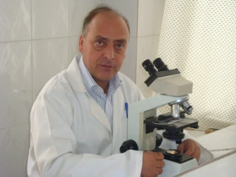 A standard medical laboratory policies and procedures manual Upwork