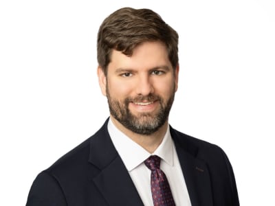 An upscale, beautiful corporate headshot