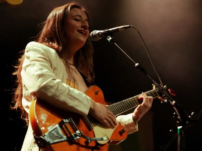 A professional beautiful vocal performance, female singer