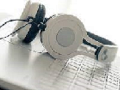 I am a transcriptionist and you will get accurate transcript.