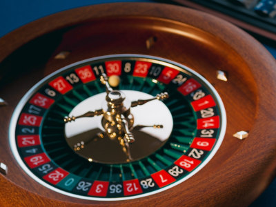 News articles/landing pages on sports betting or other gambling content