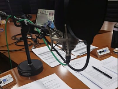 A neutral English voice recording