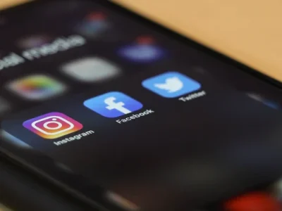 Eye-catching, engaging and persuasive social media posts (40-80 characters)