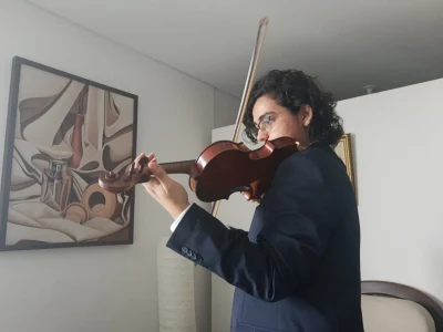 A professional violin class