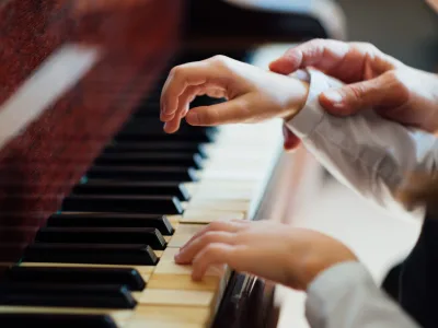 Dedicated piano lessons from an experienced concert pianist