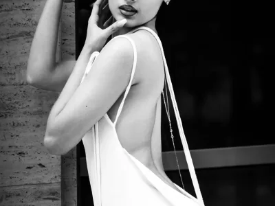 Excellent outdoor photographs and package