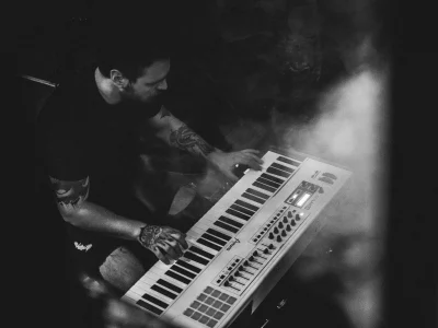 A virtuoso synthesizer layer to your song