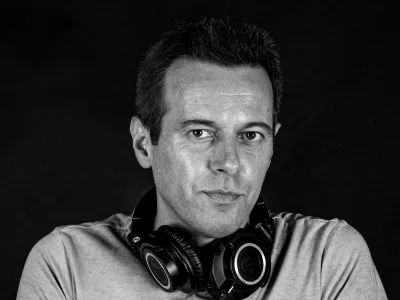 An Italian professional voice actor for your project (150 words)
