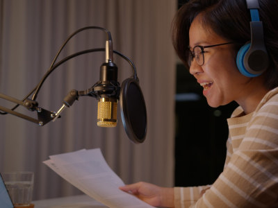 A female/male chinese mandarin voice over in 24 hours