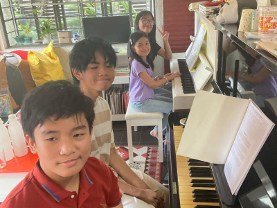 How to play piano and read music, while enjoying and learning!