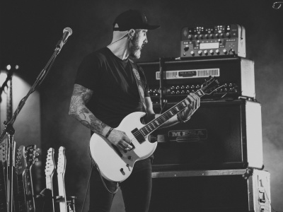 One on one guitar lessons to improve your playing