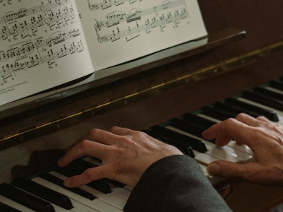 Learn to Play Piano – Personalized Online Lessons for All Ages