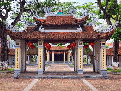 Authentic Photos & Videos from Hanoi, Vietnam