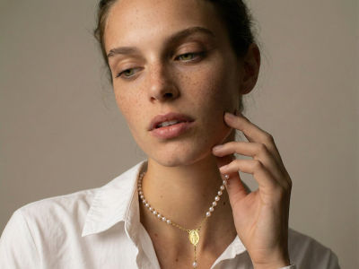 Model Shots with Accurate Jewelry Placement for Your Brand