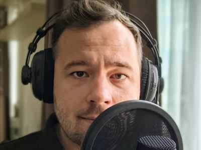 Russian voiceover of any script with deep, emotional male voice