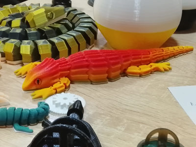 Articulated Flexi Toys & Moving Creatures
