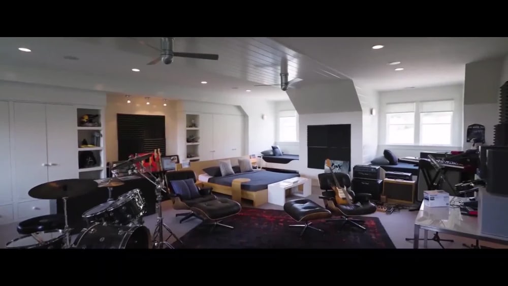 Play video