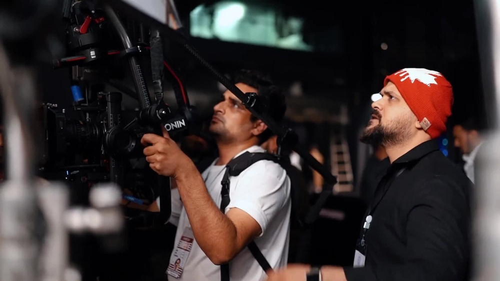 Play video