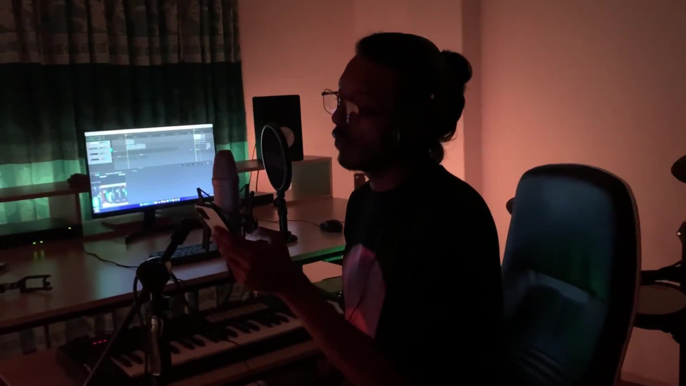 Play video