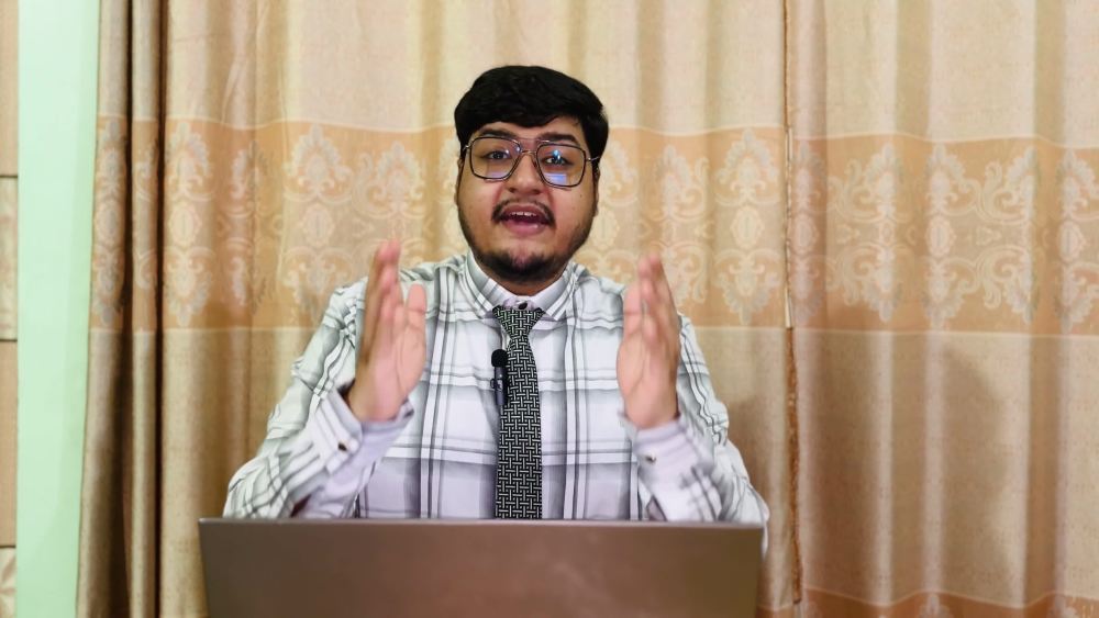 Play video