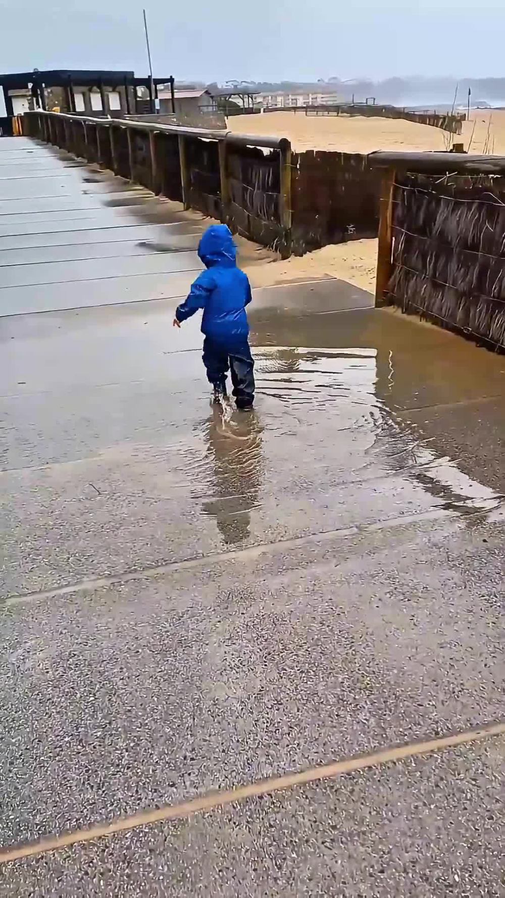 Play video
