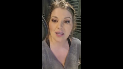 American English Female Voice Over Actress for YouTube Channel