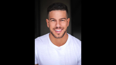 A professional voiceover in English, Spanish, Croatian, Serbian, Bosnian