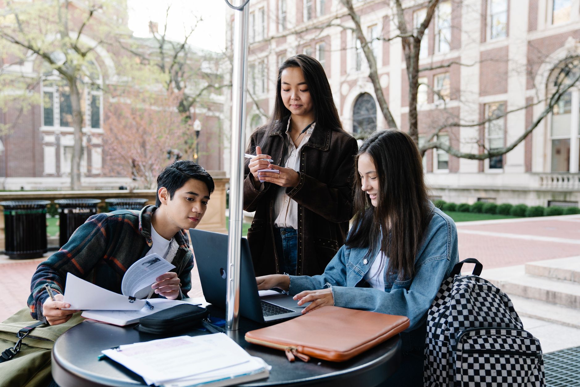 US students keep studying abroad