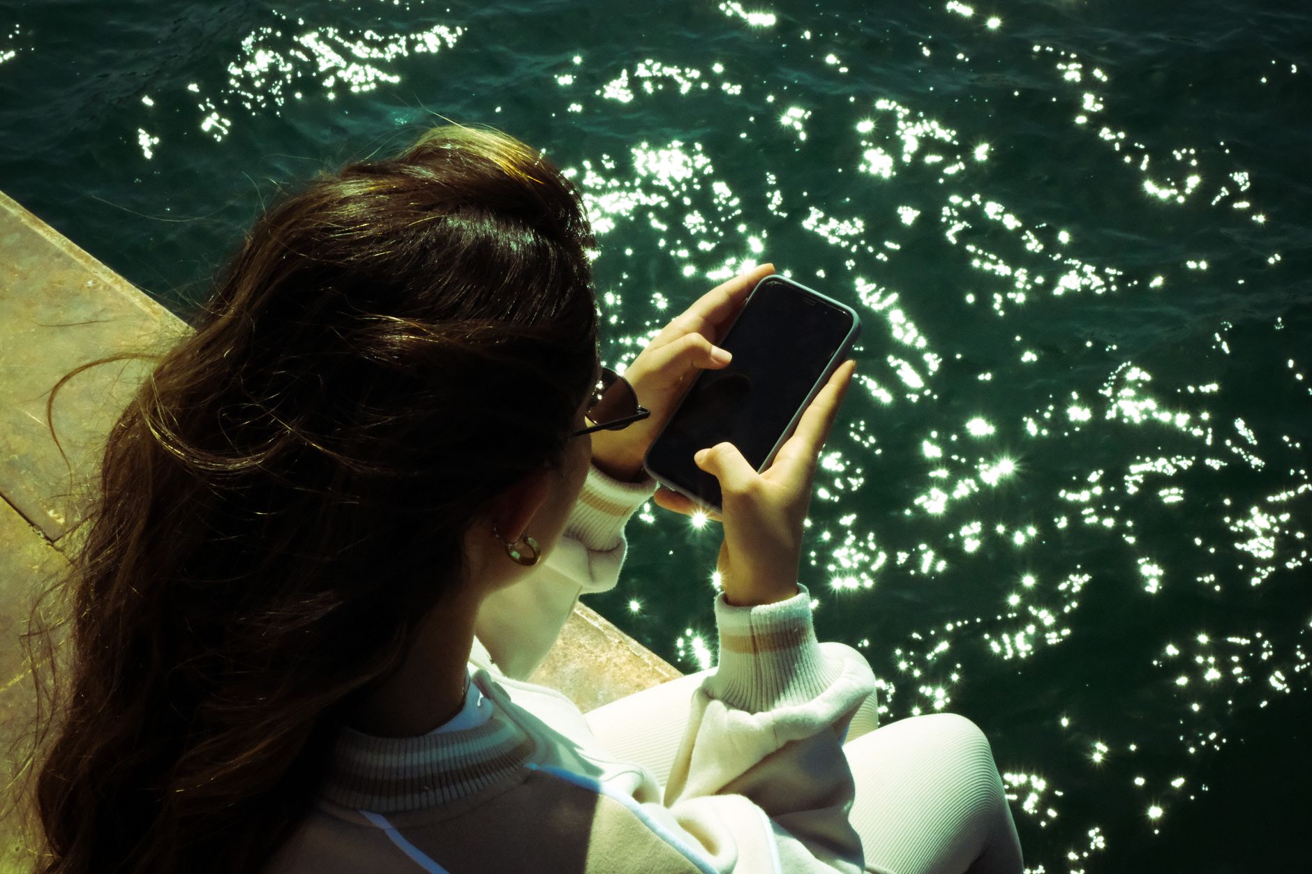 Personal Tech, Social Media Fuel Humanity’s Decline