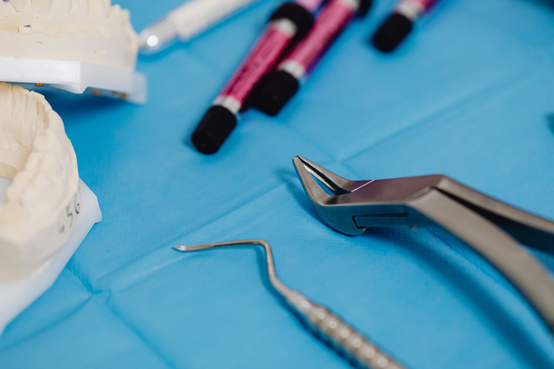 WISDOM TOOTH EXTRACTION: ALL THAT YOU NEED TO KNOW