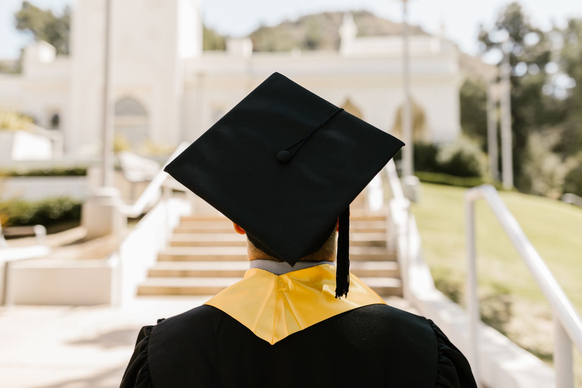 Jobs in a Hospital that Don’t Require a College Degree