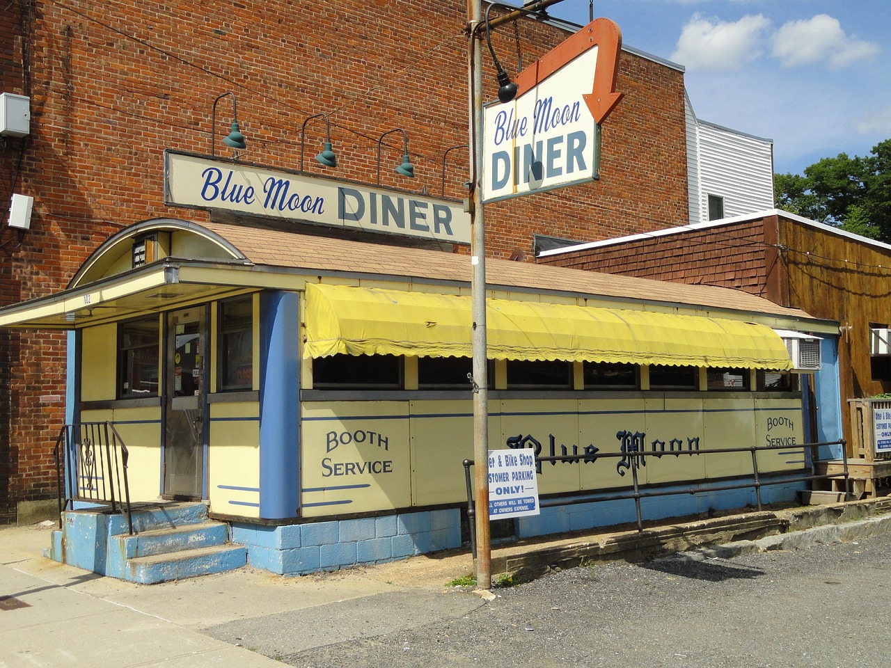 What Is An Awning?