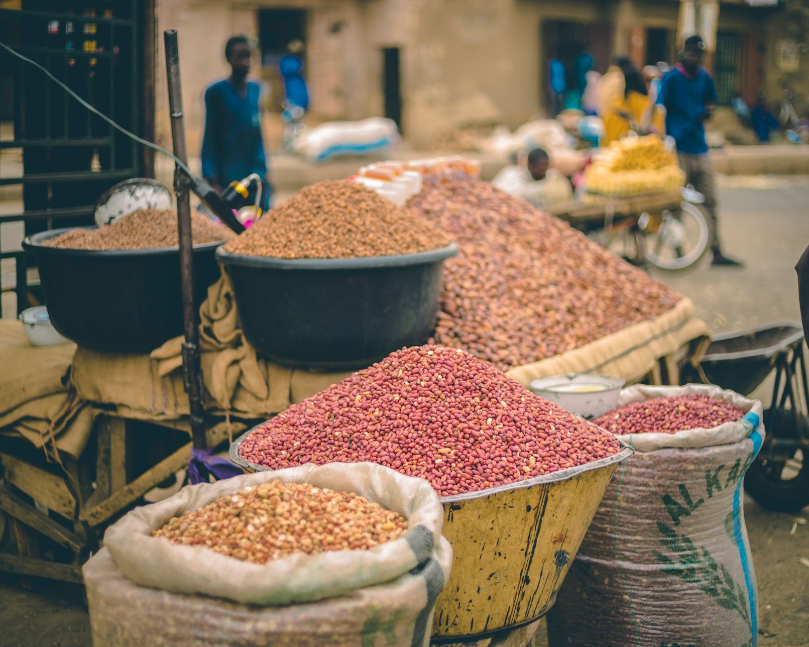 Africa struggles with global commodity price surges