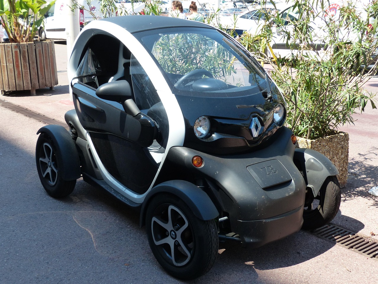 Government considers aid for electric vehicles